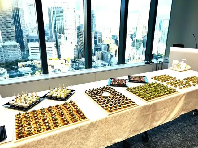 企業の懇親会会場